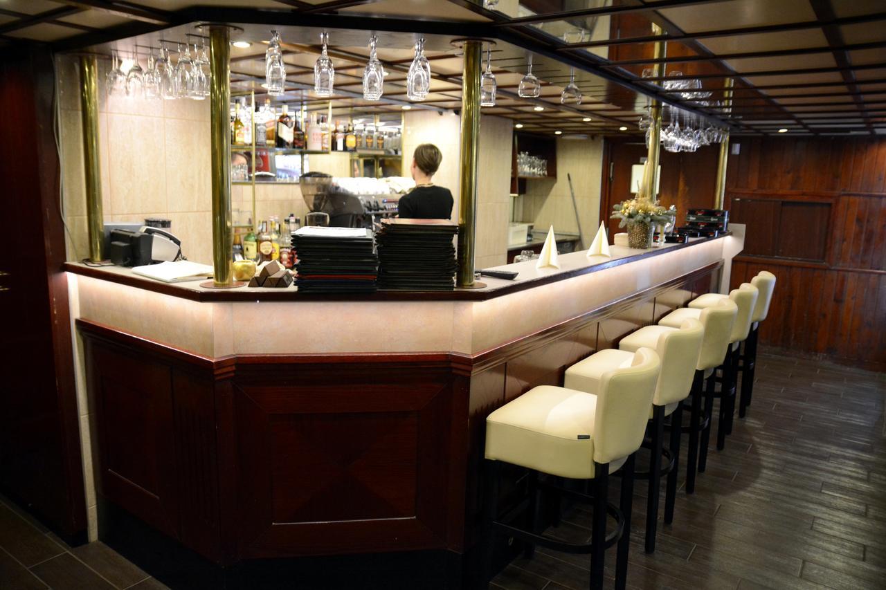 Hotel Minerva Mosonmagyarovar Ngoại thất bức ảnh