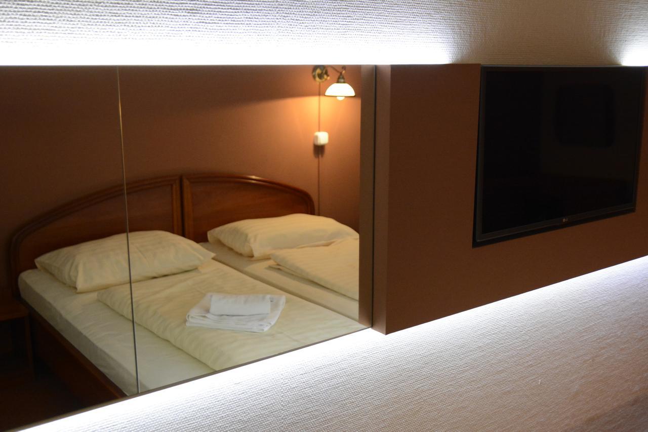 Hotel Minerva Mosonmagyarovar Ngoại thất bức ảnh