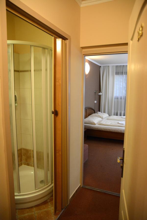 Hotel Minerva Mosonmagyarovar Ngoại thất bức ảnh