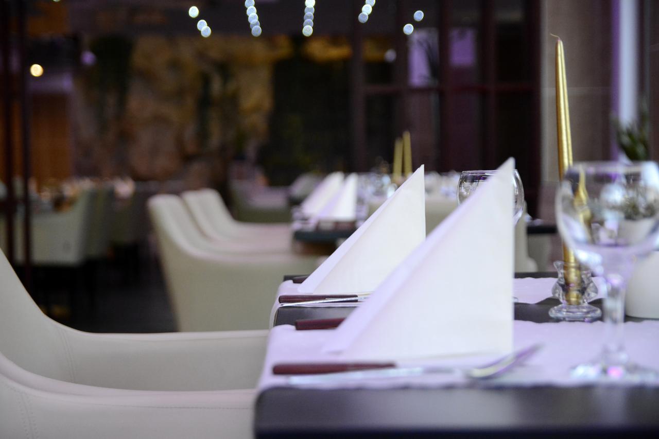 Hotel Minerva Mosonmagyarovar Ngoại thất bức ảnh